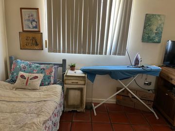 RESIDENCIA ANTIGUA EN EXCELENTES CONDICIONES, REFORMADA EN COL ZARCO EN CHIHUAHUA