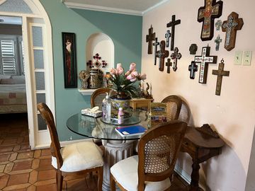RESIDENCIA ANTIGUA EN EXCELENTES CONDICIONES, REFORMADA EN COL ZARCO EN CHIHUAHUA