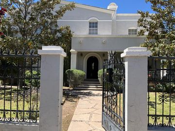 RESIDENCIA ANTIGUA EN EXCELENTES CONDICIONES, REFORMADA EN COL ZARCO EN CHIHUAHUA