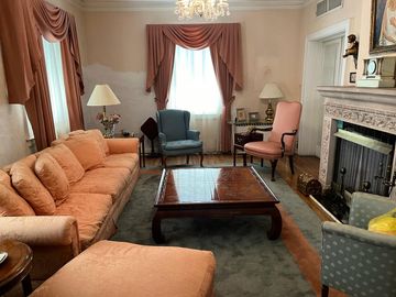 RESIDENCIA ANTIGUA EN EXCELENTES CONDICIONES, REFORMADA EN COL ZARCO EN CHIHUAHUA