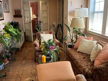 RESIDENCIA ANTIGUA EN EXCELENTES CONDICIONES, REFORMADA EN COL ZARCO EN CHIHUAHUA