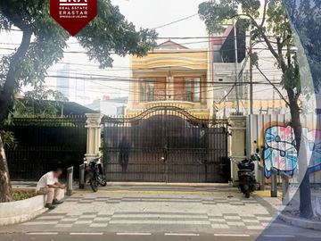 Rumah Menteng, Dekat Gereja Theresia, Jakarta Pusat, Cash Only