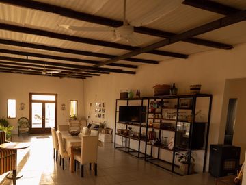 Venta de Casa Moderna Barrio Aires de Manantial - El Suyuque - S. L