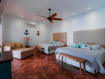 Casa amueblada en venta en Marina Real San Carlos, una planta, 4 recámaras, jacuzzi, rooftop con vista y cochera eléctrica, lista para habitar