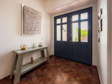 Casa amueblada en venta en Marina Real San Carlos, una planta, 4 recámaras, jacuzzi, rooftop con vista y cochera eléctrica, lista para habitar