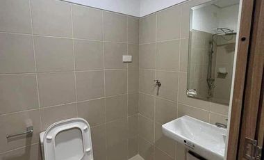 15,000 per month Ready to move in Condominium in Makati City with 500k Discount nr RCBC Makati