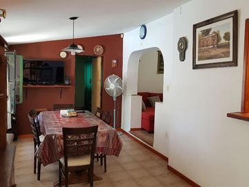 Vivienda de 3 dormitorios con pileta, lindante costa de arroyo- FINANCIACION HASTA 3 AÑOS