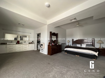 CASA EN VENTA CON VISTA A LA CIUDAD Y FRENTE A PARQUE
