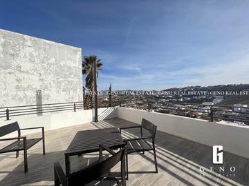 CASA EN VENTA CON VISTA A LA CIUDAD Y FRENTE A PARQUE