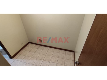 Se Alquila Departamento 90 M2 - Sol De La Molina - 2200 Soles