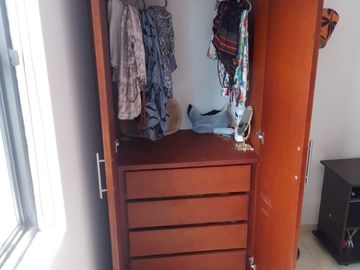 Se vende casa y lote con 3 habitaciones, garaje, y plancha con puntos listos para el tercer piso y lote listo para ampliar vivienda o montar negocio. 