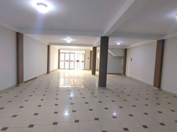 VENTA 1ER PISO COMERCIAL (150 M2) ALT. 2CDRAS AV. CARAPONGO LURIGANCHO