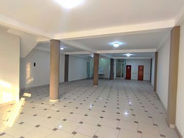 VENTA 1ER PISO COMERCIAL (150 M2) ALT. 2CDRAS AV. CARAPONGO LURIGANCHO