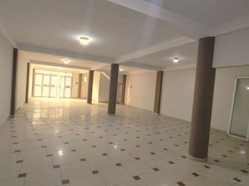 VENTA 1ER PISO COMERCIAL (150 M2) ALT. 2CDRAS AV. CARAPONGO LURIGANCHO