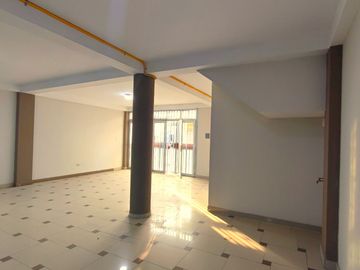 VENTA 1ER PISO COMERCIAL (150 M2) ALT. 2CDRAS AV. CARAPONGO LURIGANCHO