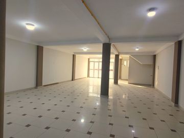 VENTA 1ER PISO COMERCIAL (150 M2) ALT. 2CDRAS AV. CARAPONGO LURIGANCHO