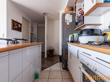 2 Dormitorios + 2 Baños + Estacionamiento  en Santiago. Metro Moneda.