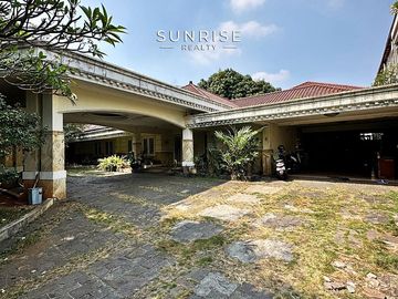 Dijual Rumah Lama Near Jl cendana & Suwiryo Menteng , Jakpus