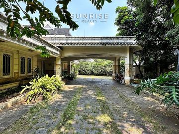 Dijual Rumah Lama Near Jl cendana & Suwiryo Menteng , Jakpus