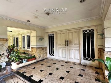 Dijual Rumah Lama Near Jl cendana & Suwiryo Menteng , Jakpus