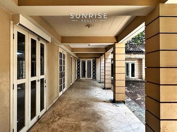 Dijual Rumah Lama Near Jl cendana & Suwiryo Menteng , Jakpus