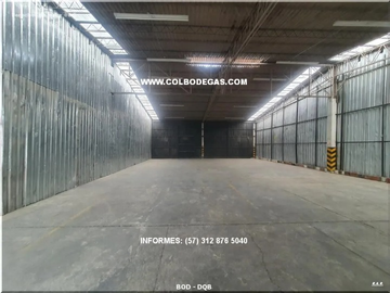 ALQUILER DE BODEGA DE 2070 MTS2, 4 ACCESOS VEHICULARES Y MUELLES.