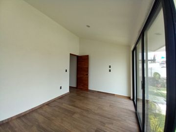 CASA EN VENTA EN FRACCIONAMIENTO LOMAS DE COCOYOC MORELOS