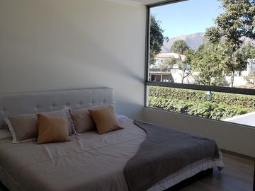 Tumbaco, Hermosas Casas Adosadas de 2en2 con Amplios Jardines, Entrega Junio2024