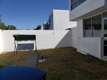 Tumbaco, Hermosas Casas Adosadas de 2en2 con Amplios Jardines, Entrega Junio2024