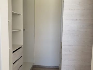 Tumbaco, Hermosas Casas Adosadas de 2en2 con Amplios Jardines, Entrega Junio2024