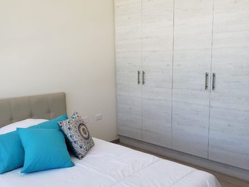 Tumbaco, Hermosas Casas Adosadas de 2en2 con Amplios Jardines, Entrega Junio2024