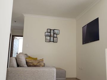 Tumbaco, Hermosas Casas Adosadas de 2en2 con Amplios Jardines, Entrega Junio2024