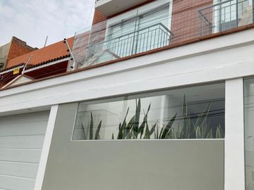 DE ESTRENO, NO PAGA ALCABALA, LINDO TRIPLEX , TERRAZA, BBQ, 2 DORMITORIOS, VISTA EXTERIOR, BALCON