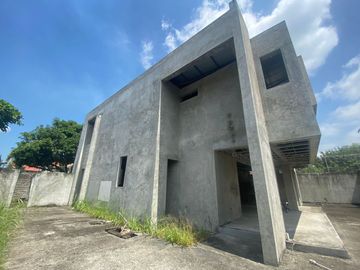 Se vende Casa en obra gris en Puerto Azul