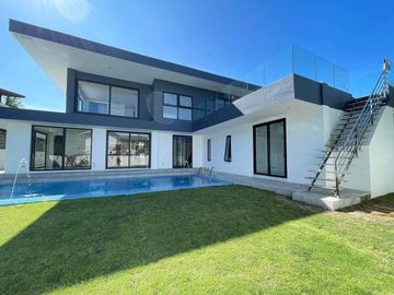 BRAND NEW MODERN HOUSE FOR SALE IN AYALA ALABANG
