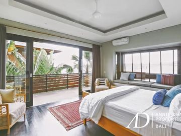 LEASEHOLD MODERN FOUR BED ROOM VILLA IN CANGGU