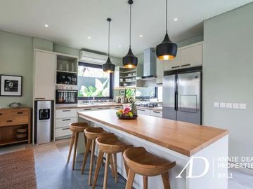 LEASEHOLD MODERN FOUR BED ROOM VILLA IN CANGGU