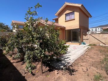 VENTA casa 97 de 3d/2b en Condominio Sector La Florida