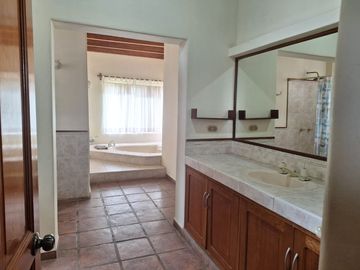 ACOGEDORA CASA DE CAMPO ANTES US$ 480,000 AHORA en US$ 420,000