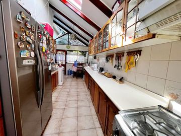 Bosques de Montemar, gran casa, 5 dormitorios + servicio, piscina, jardín