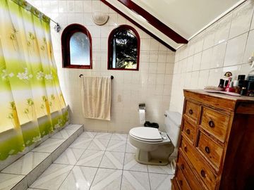 Bosques de Montemar, gran casa, 5 dormitorios + servicio, piscina, jardín