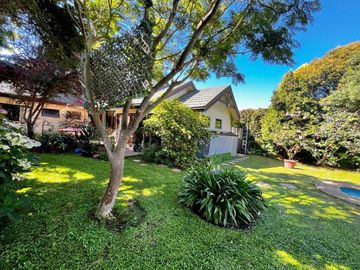 Bosques de Montemar, gran casa, 5 dormitorios + servicio, piscina, jardín