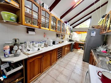 Bosques de Montemar, gran casa, 5 dormitorios + servicio, piscina, jardín