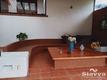 BONITA CASA DE ESTILO VALLESANO