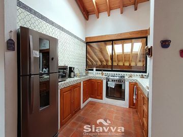 BONITA CASA DE ESTILO VALLESANO