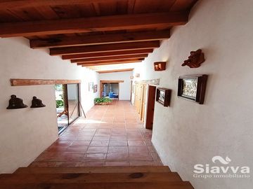 BONITA CASA DE ESTILO VALLESANO