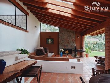 BONITA CASA DE ESTILO VALLESANO