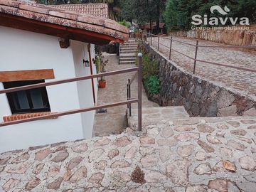 BONITA CASA DE ESTILO VALLESANO
