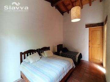 BONITA CASA DE ESTILO VALLESANO