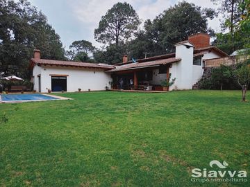 BONITA CASA DE ESTILO VALLESANO